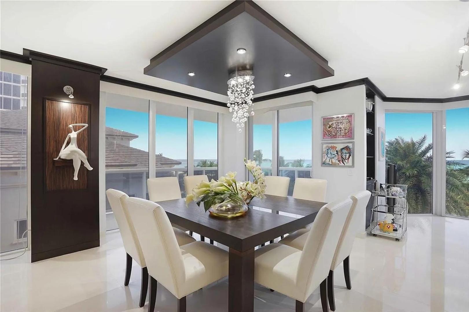 Oceanfront 2-bedroom With Direct Ocean View Apartment