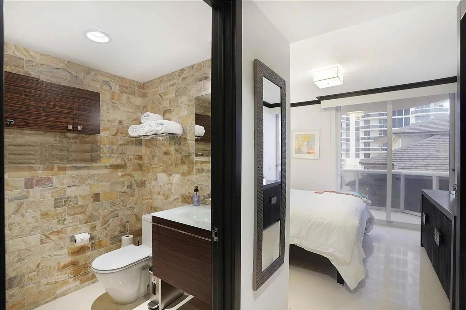 Oceanfront 2-bedroom With Direct Ocean View Apartment *