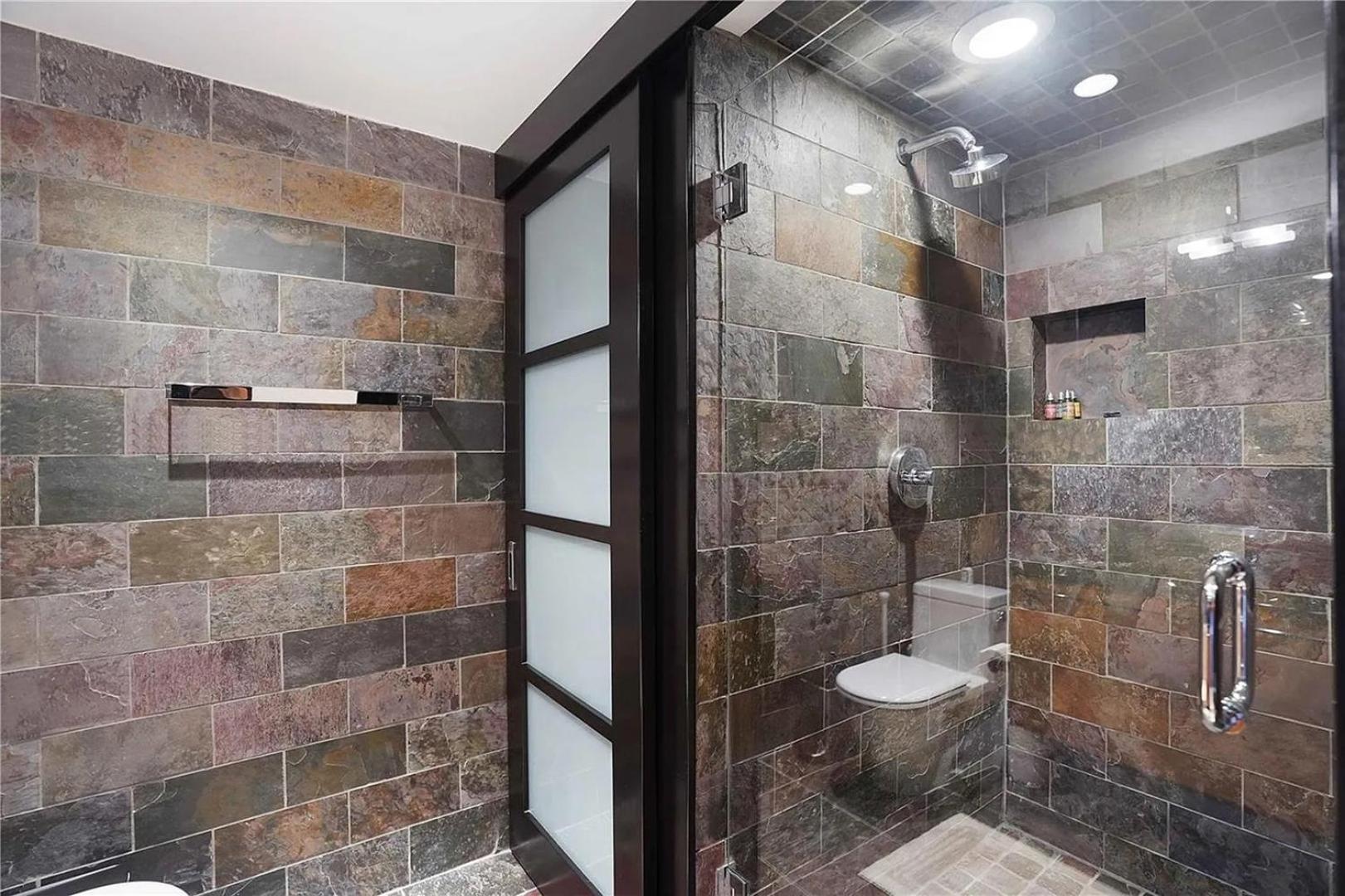Oceanfront 2-bedroom With Direct Ocean View *