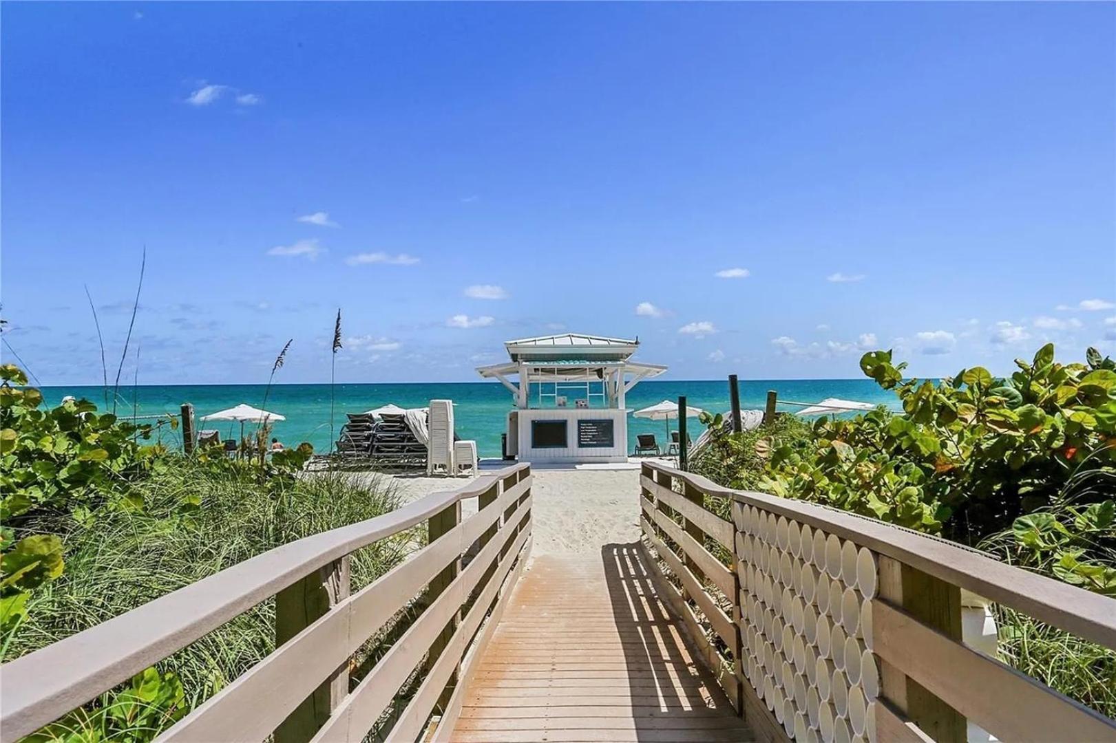 Oceanfront 2-bedroom With Direct Ocean View