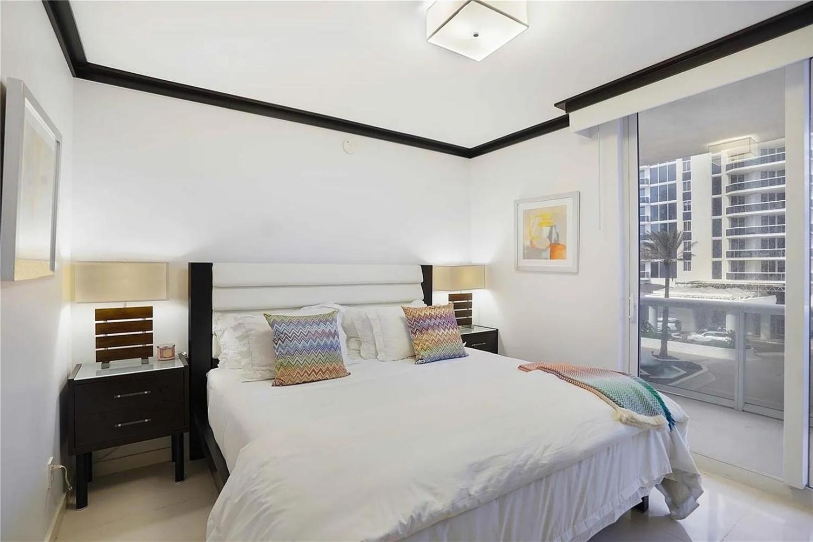 Oceanfront 2-bedroom With Direct Ocean View Apartment