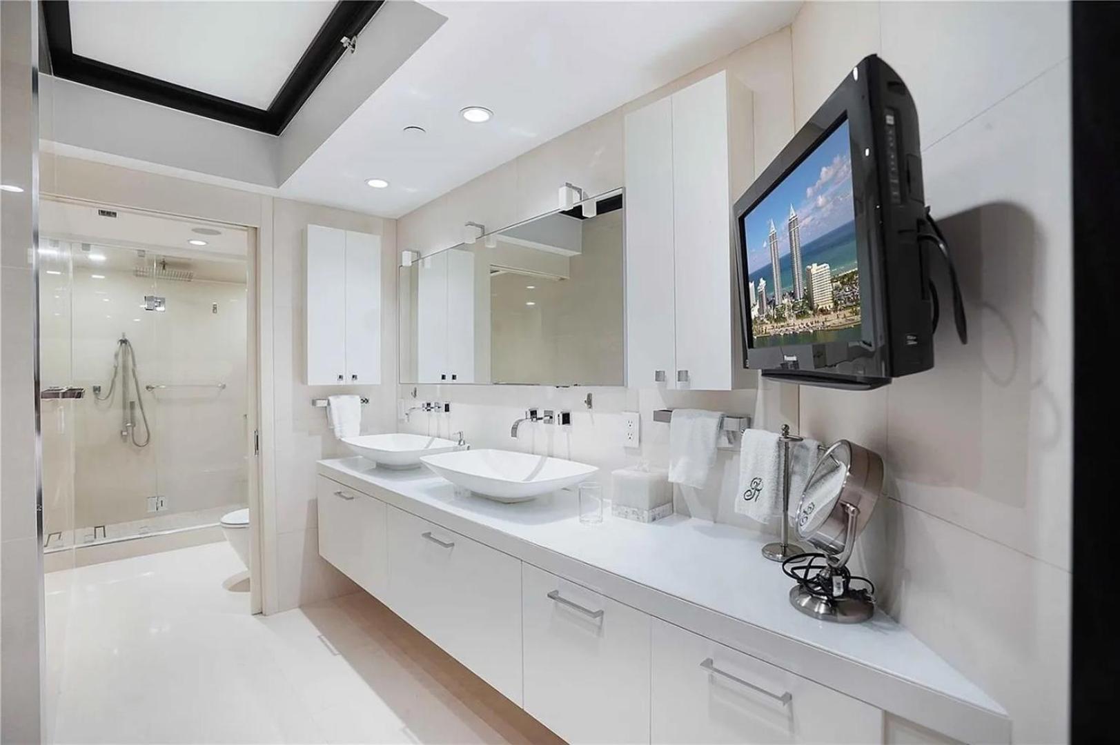 Oceanfront 2-bedroom With Direct Ocean View Apartment Miami Beach