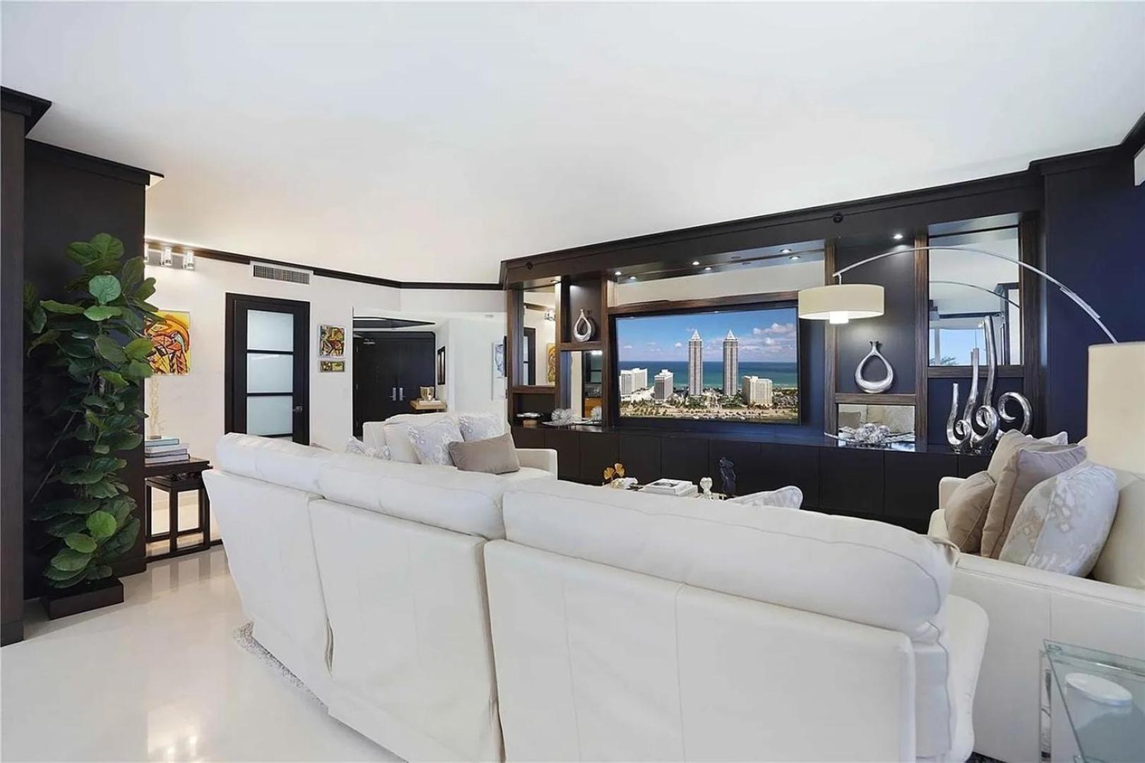 Oceanfront 2-bedroom With Direct Ocean View * Miami Beach