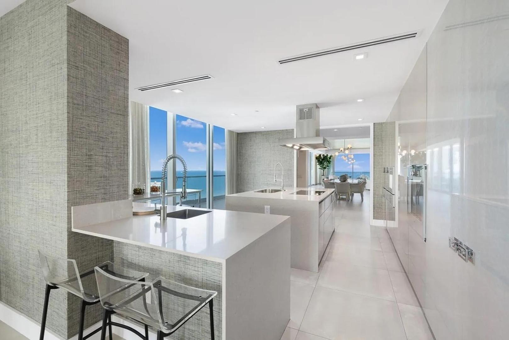 Luxurious Three Bedroom Oceanfront *