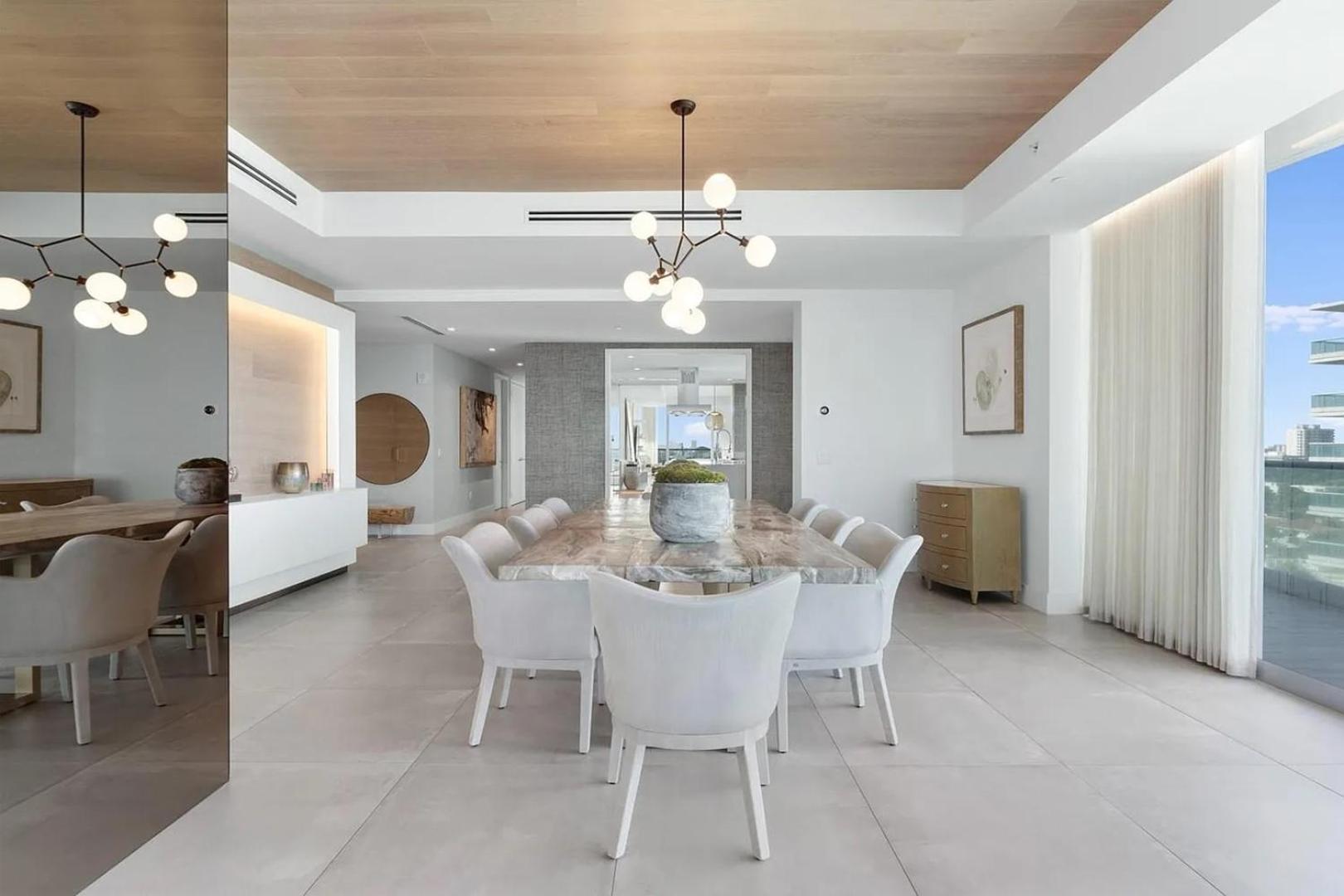 Luxurious Three Bedroom Oceanfront * Miami Beach