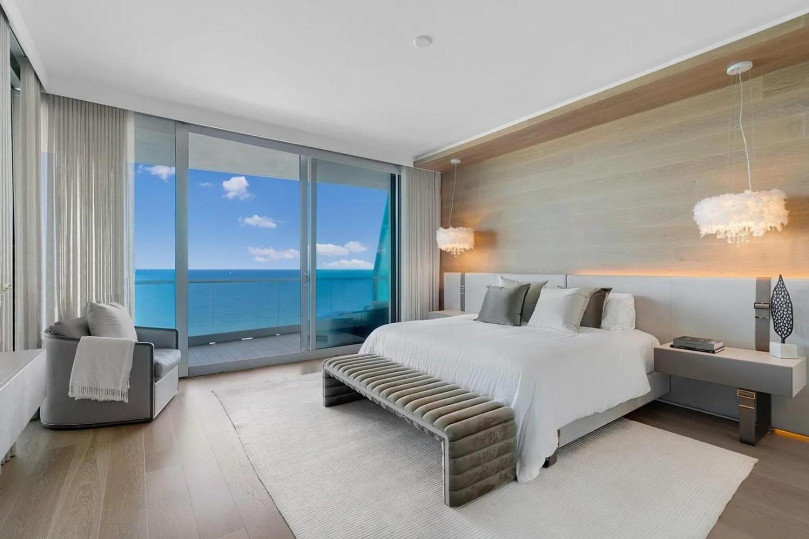 Luxurious Three Bedroom Oceanfront Apartment