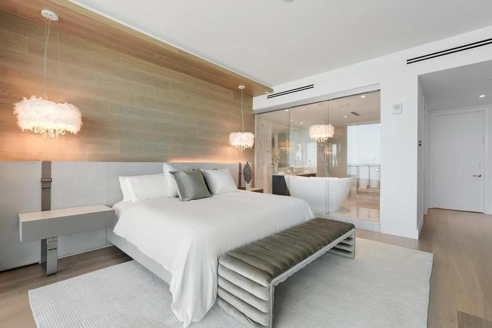 Luxurious Three Bedroom Oceanfront *
