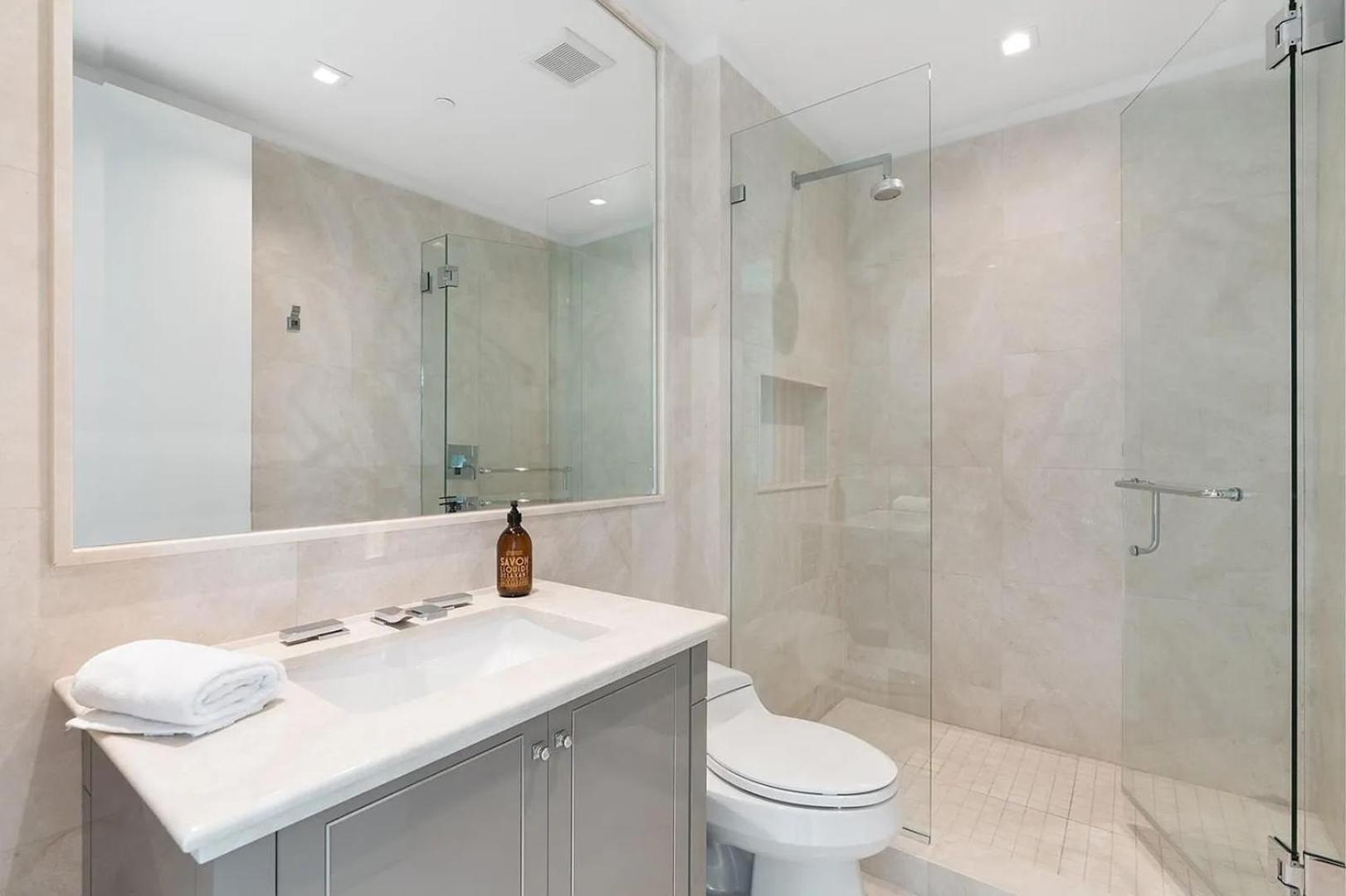 Luxurious Three Bedroom Oceanfront