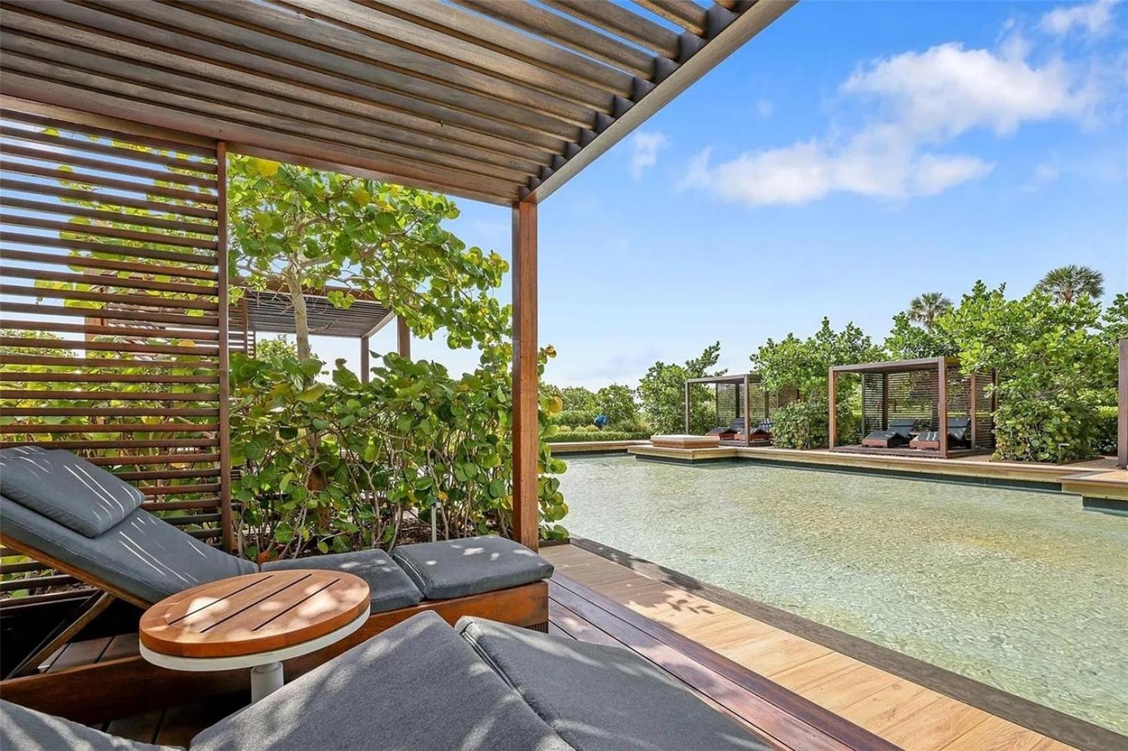 Luxurious Three Bedroom Oceanfront Apartment Miami Beach