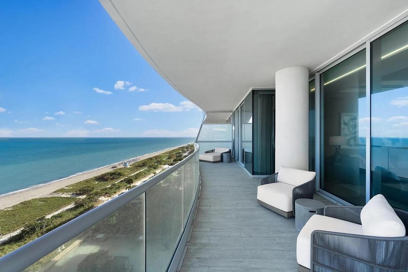 Luxurious Three Bedroom Oceanfront * Miami Beach