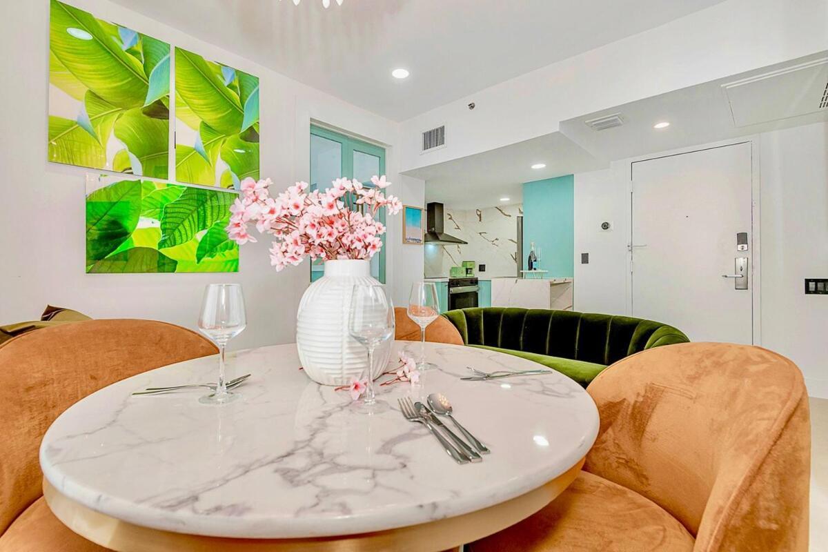 2-min To Beach, Upscale Enclave *