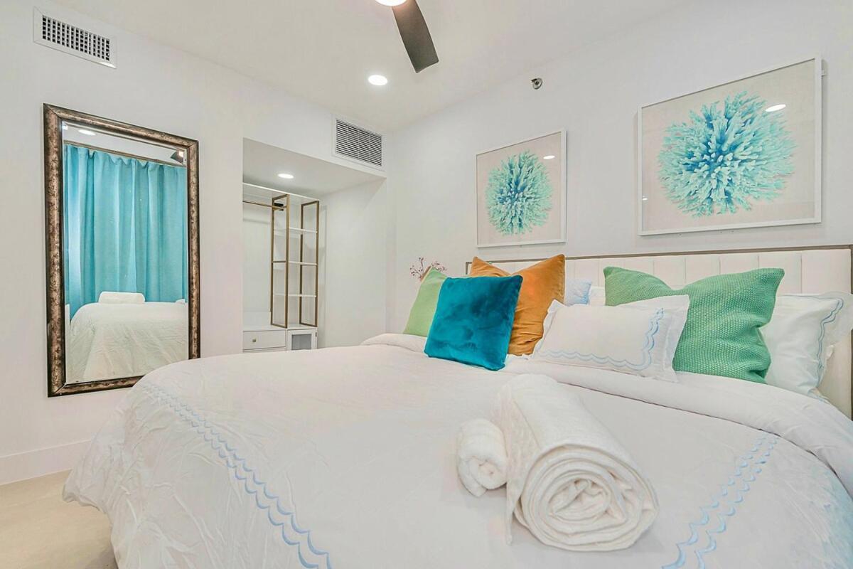 2-min To Beach, Upscale Enclave Apartment
