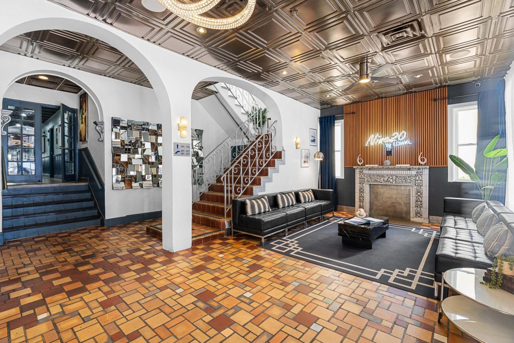 Nine20 Collins By Lowkl Miami Beach