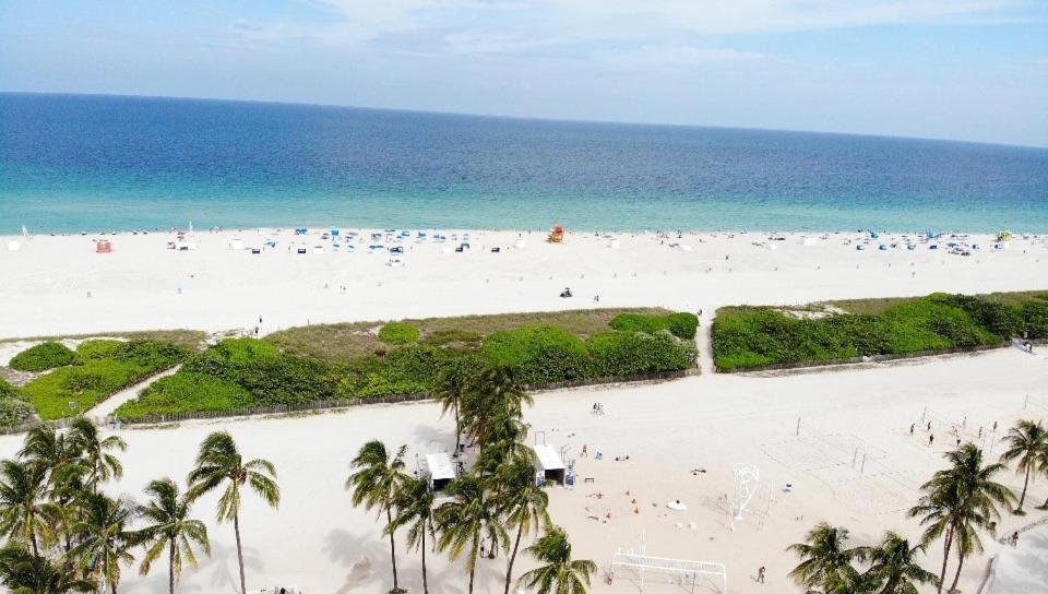 One Block From South Ocean Dr-king Bed