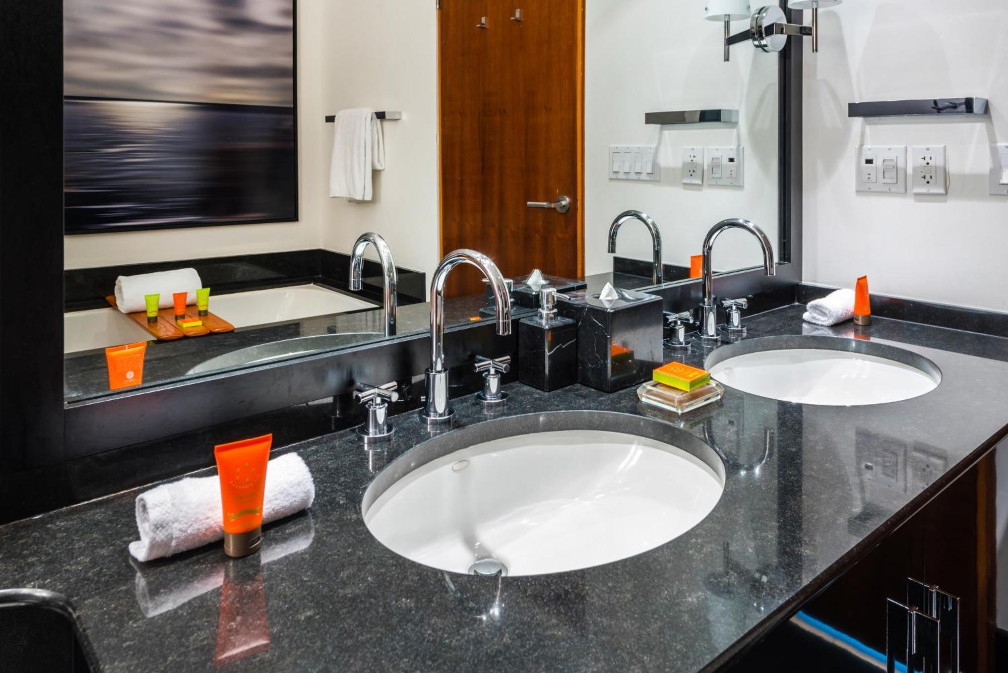 Oceanfront Private Condo At The Setai -2208 Miami Beach