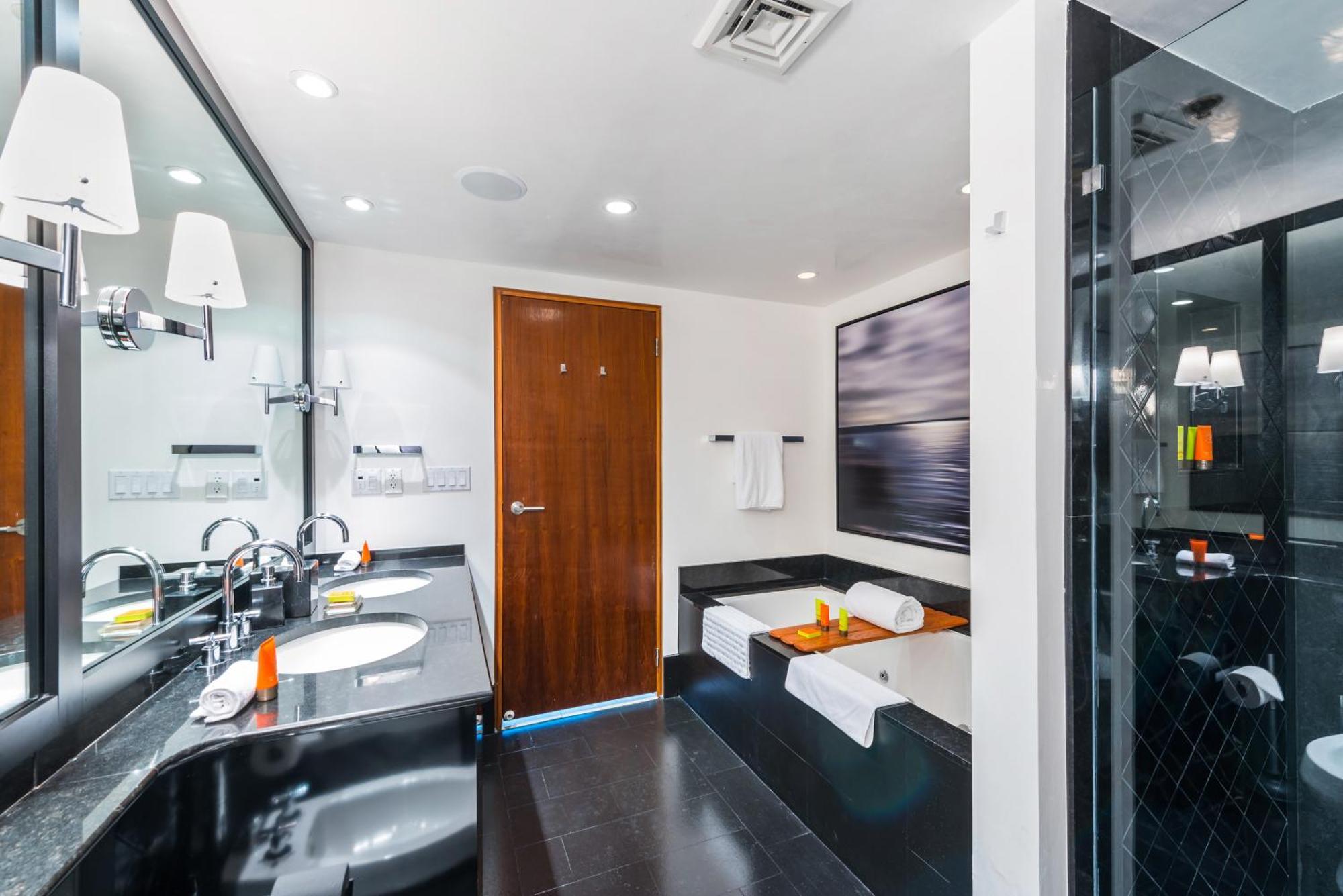 Apartment Oceanfront Private Condo At The Setai -2208
