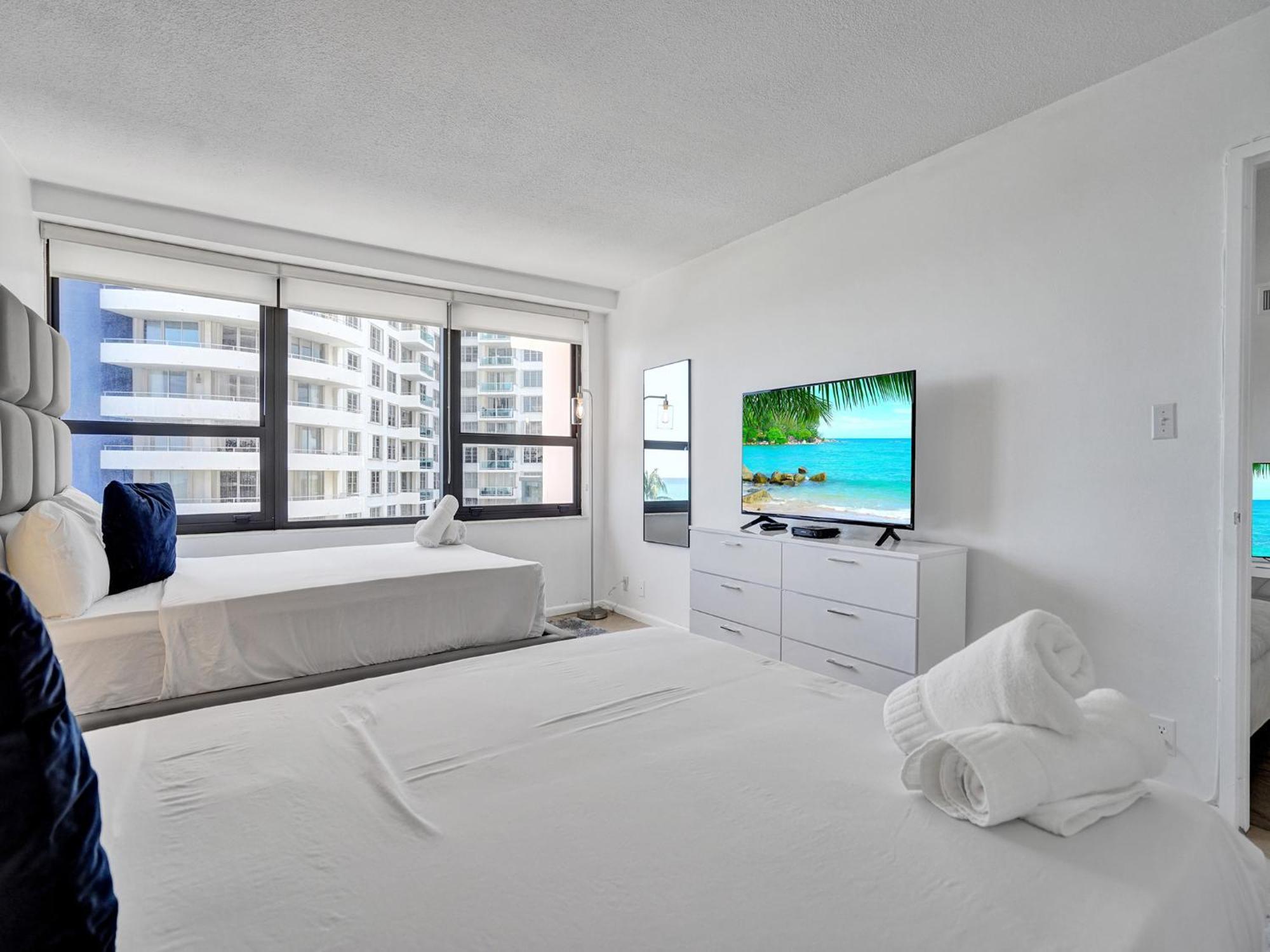 Apartment Cozy 2 Bedroom Ocean View Service 707