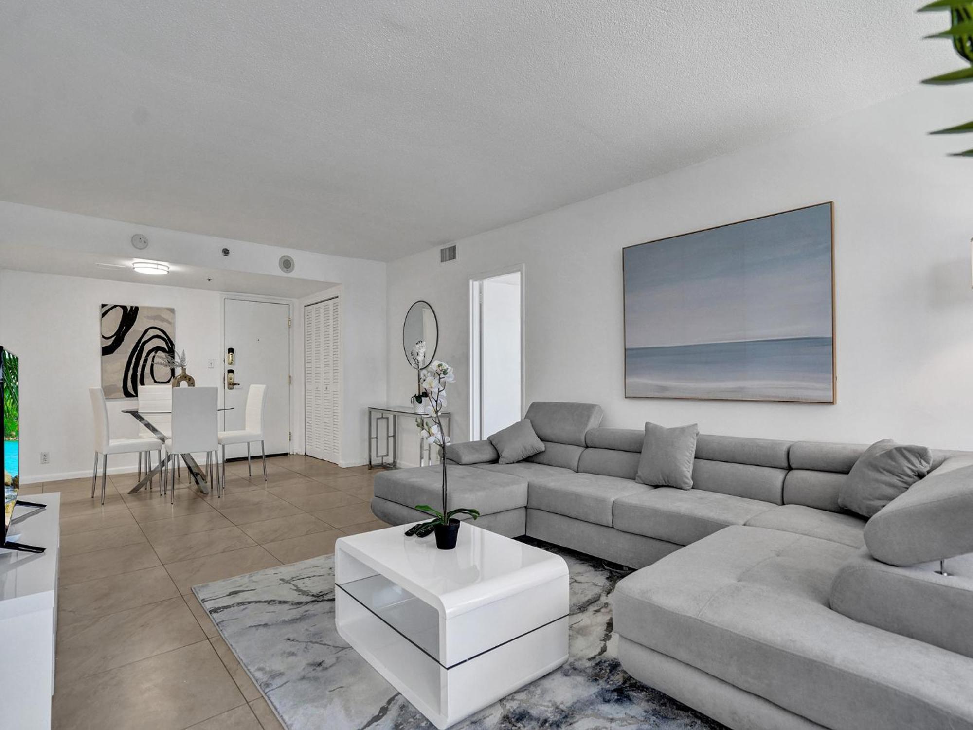 Cozy 2 Bedroom Ocean View Service 707 Miami Beach