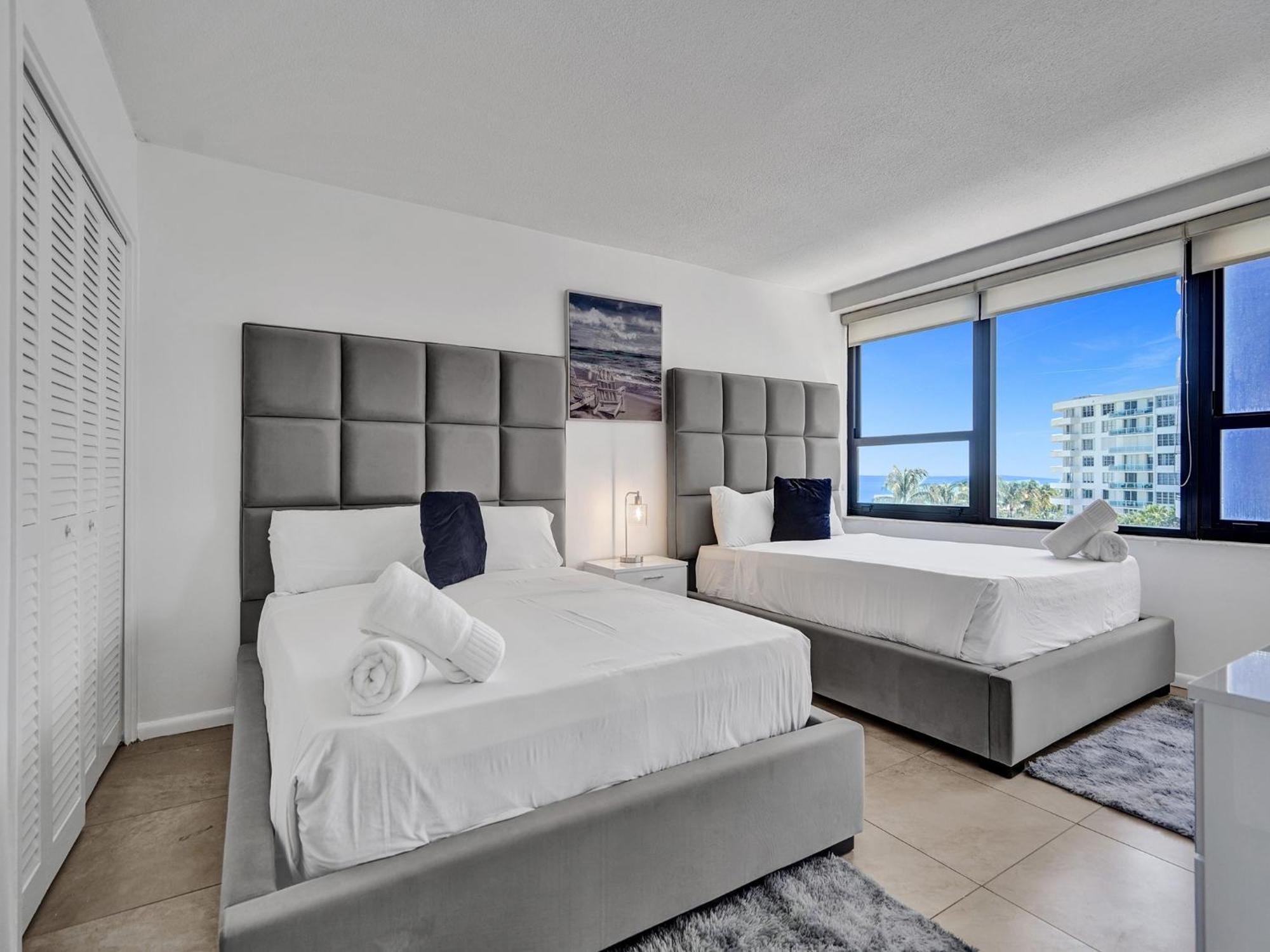 Cozy 2 Bedroom Ocean View Service 707 Miami Beach