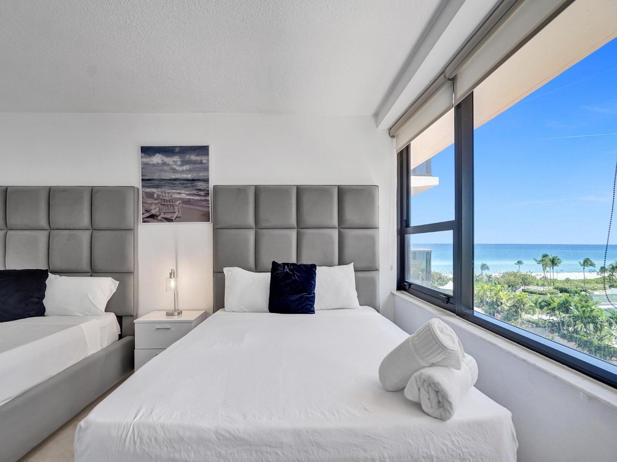 Cozy 2 Bedroom Ocean View Service 707 * Miami Beach