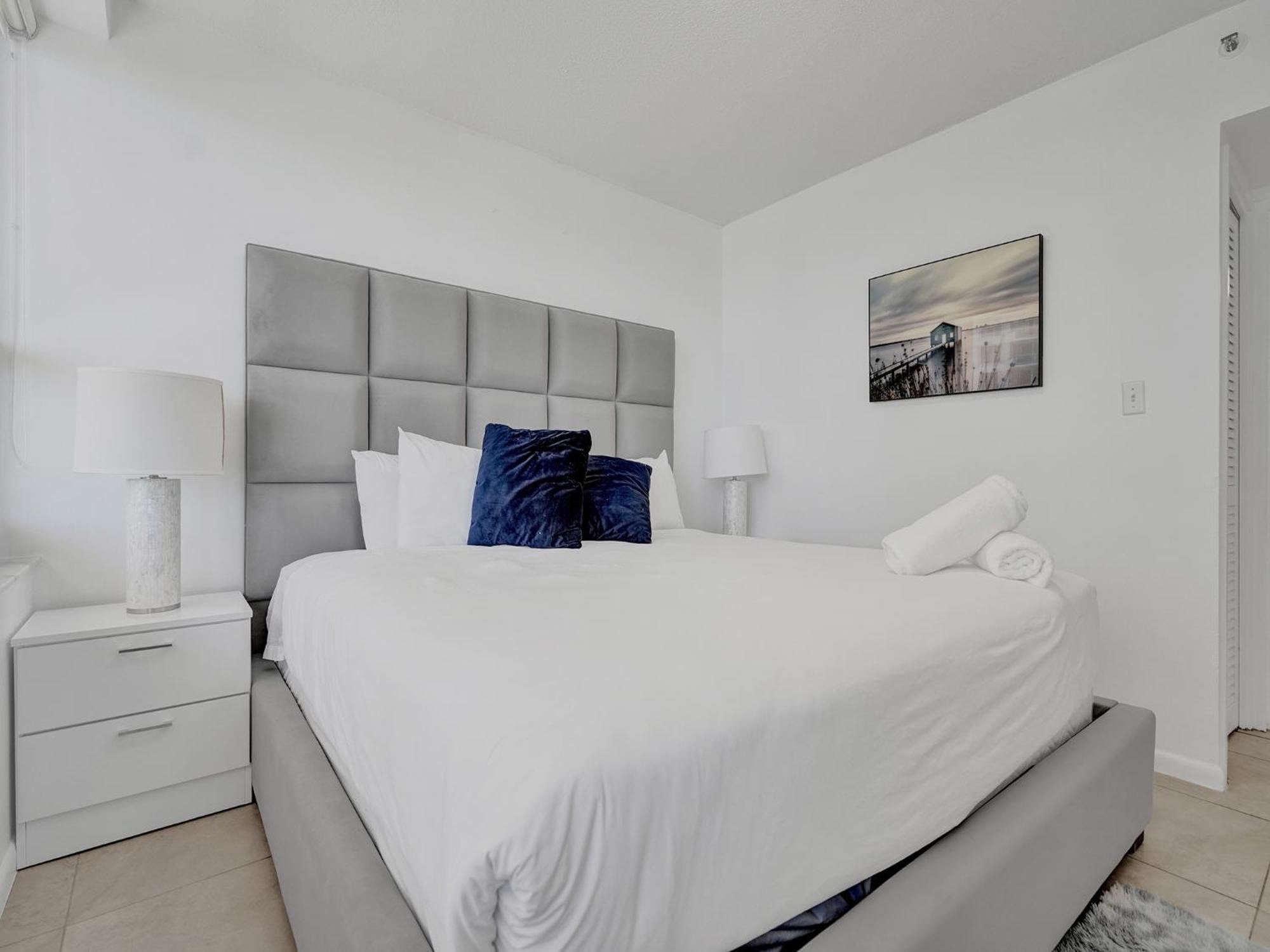 Cozy 2 Bedroom Ocean View Service 707 Miami Beach