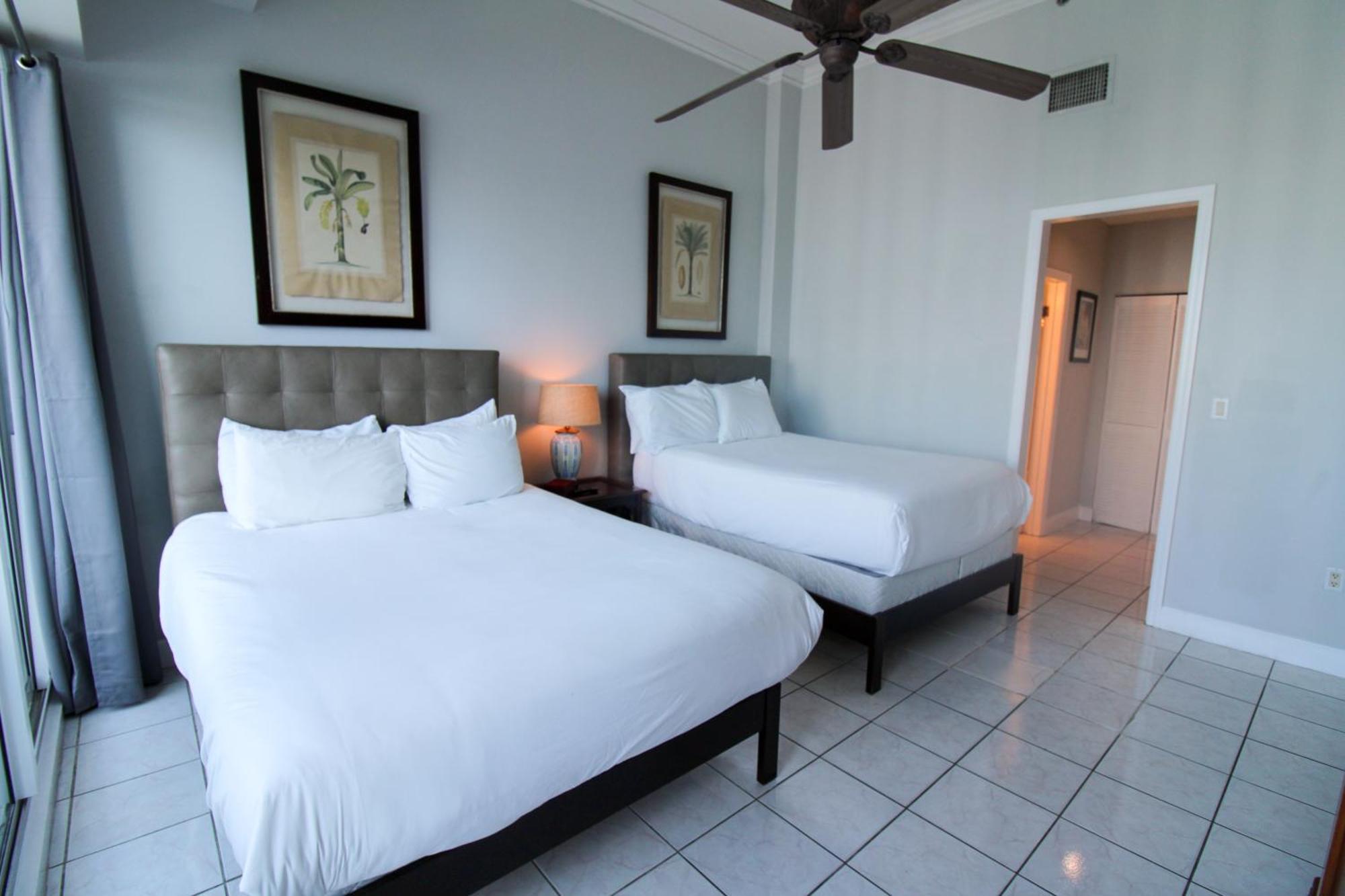 Castle Ph12 Spacious Bay View Penthouse, Pool, Tennis, Free Parking *