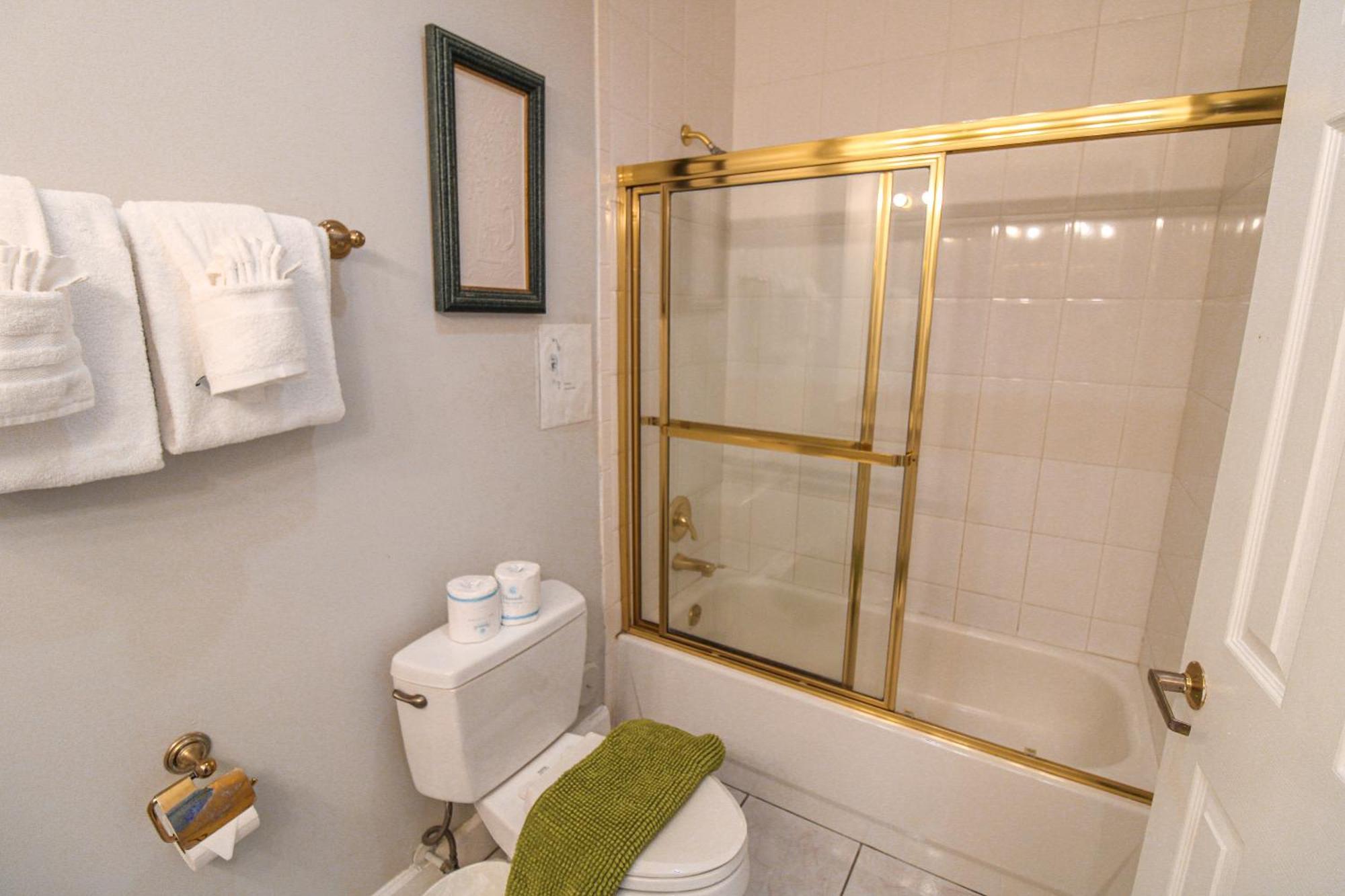Holiday home Castle Ph12 Spacious Bay View Penthouse, Pool, Tennis, Free Parking *