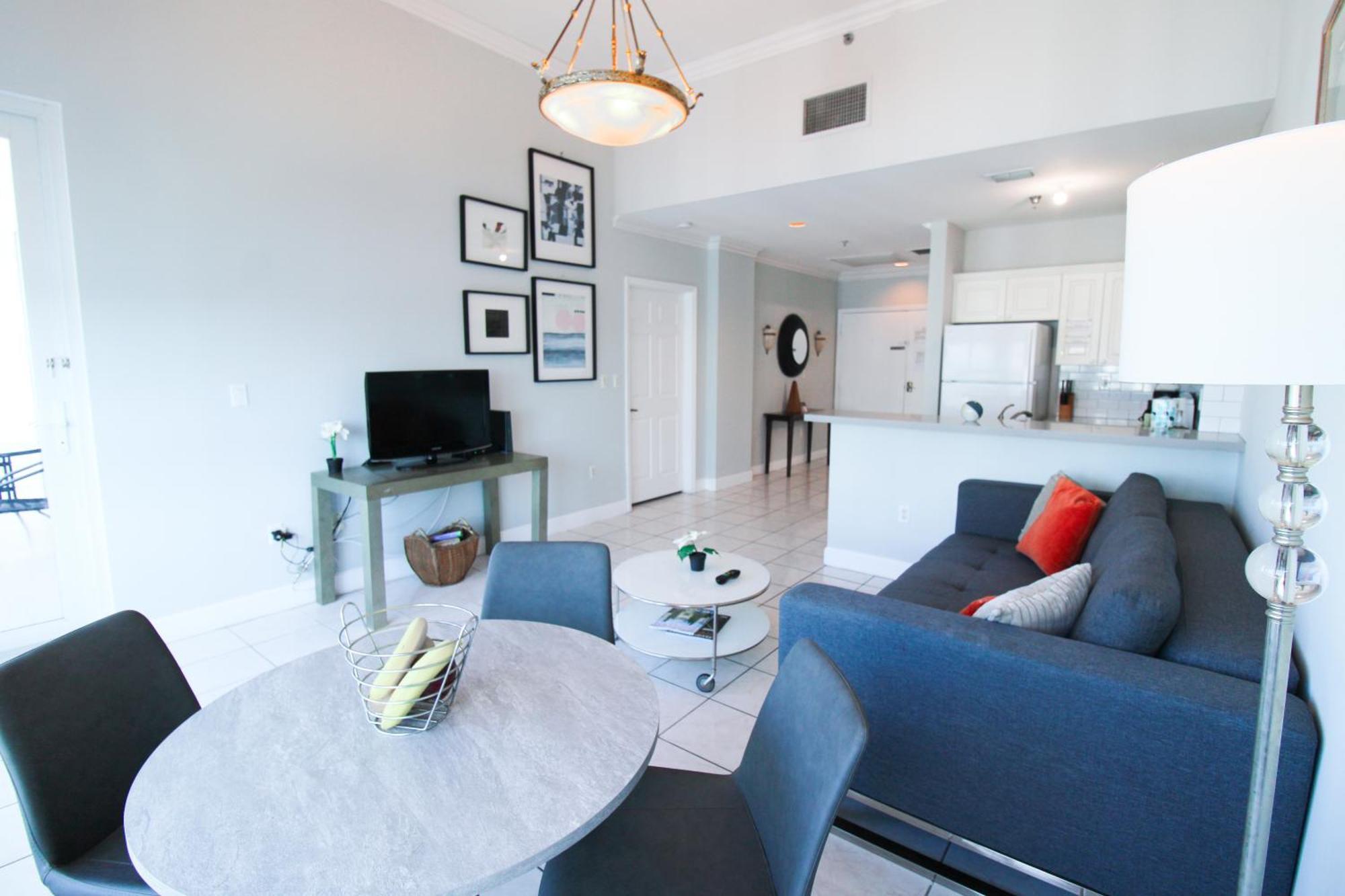Castle Ph12 Spacious Bay View Penthouse, Pool, Tennis, Free Parking Miami Beach
