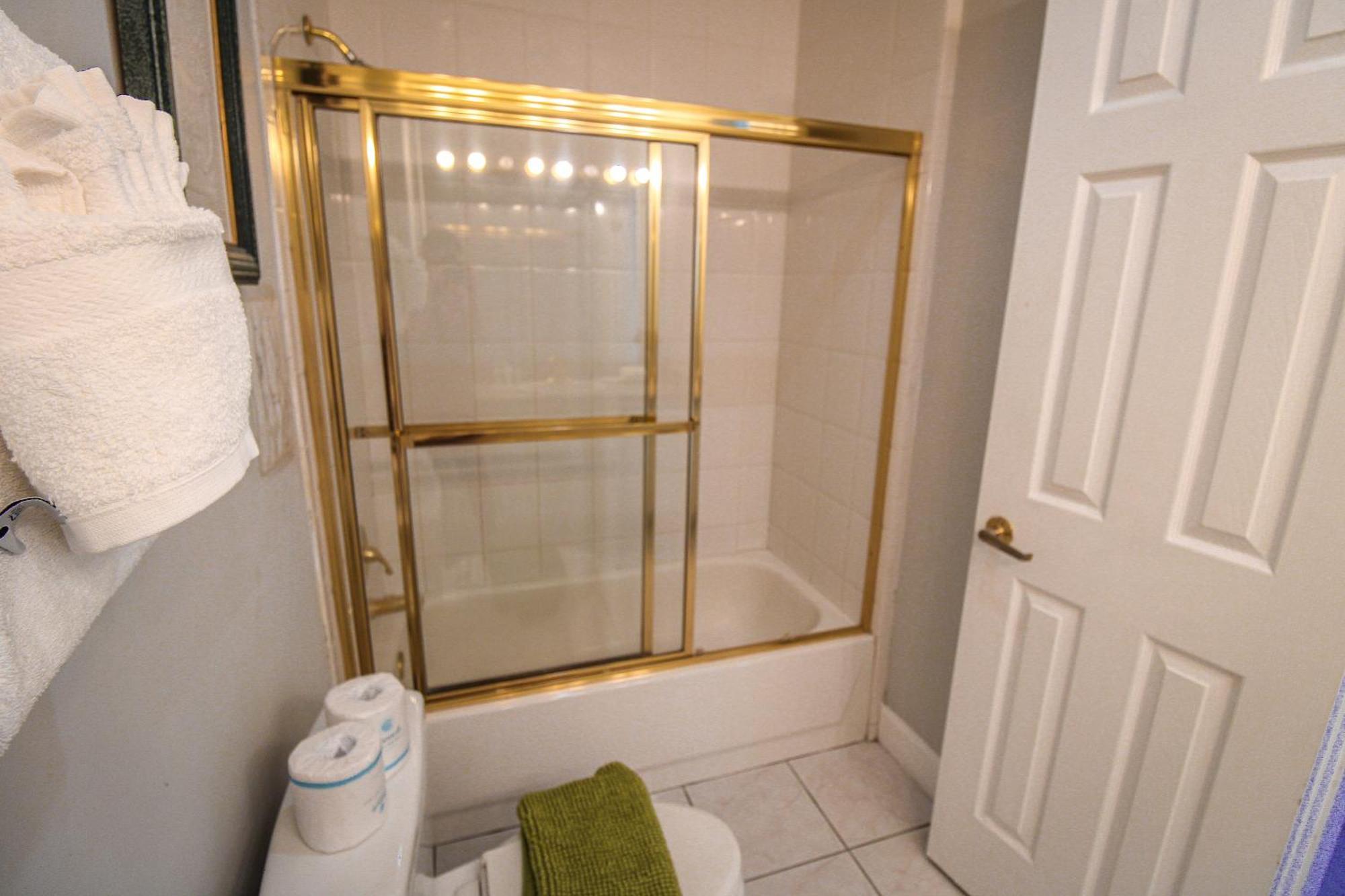 Castle Ph12 Spacious Bay View Penthouse, Pool, Tennis, Free Parking * Miami Beach