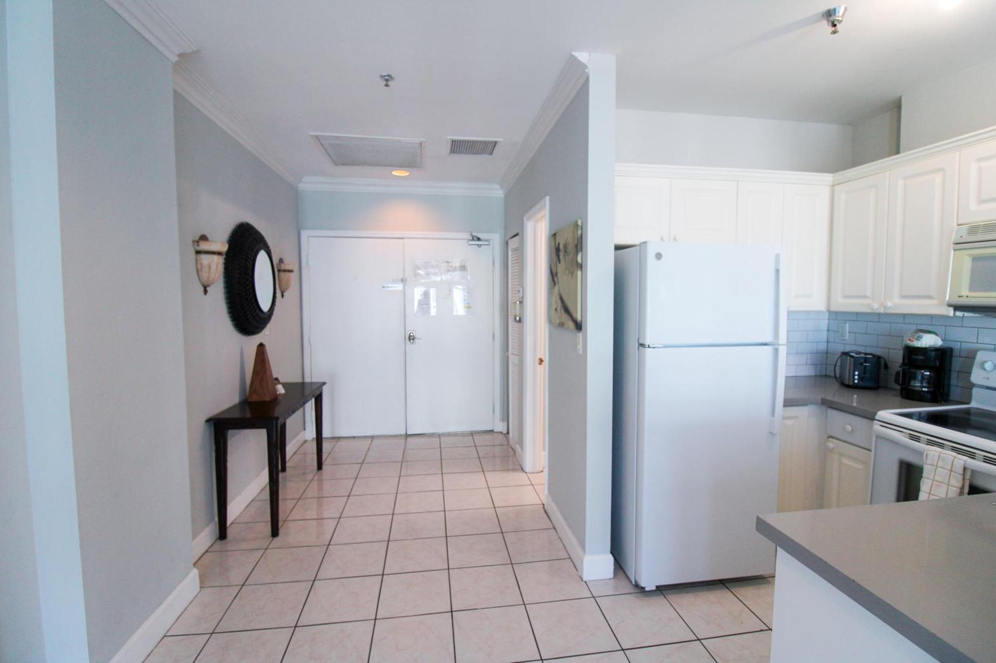 Castle Ph12 Spacious Bay View Penthouse, Pool, Tennis, Free Parking Holiday home