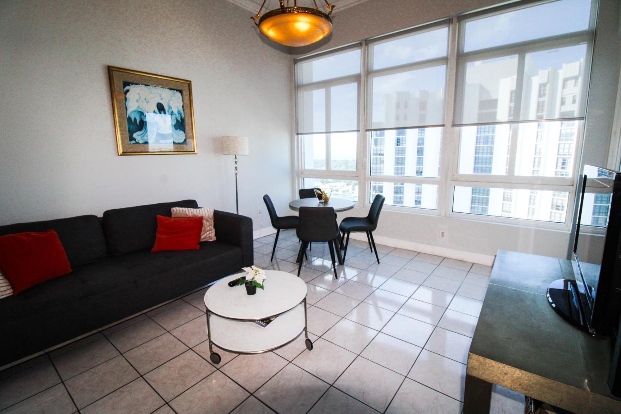 Holiday home Castle Ph12 Spacious Bay View Penthouse, Pool, Tennis, Free Parking Miami Beach