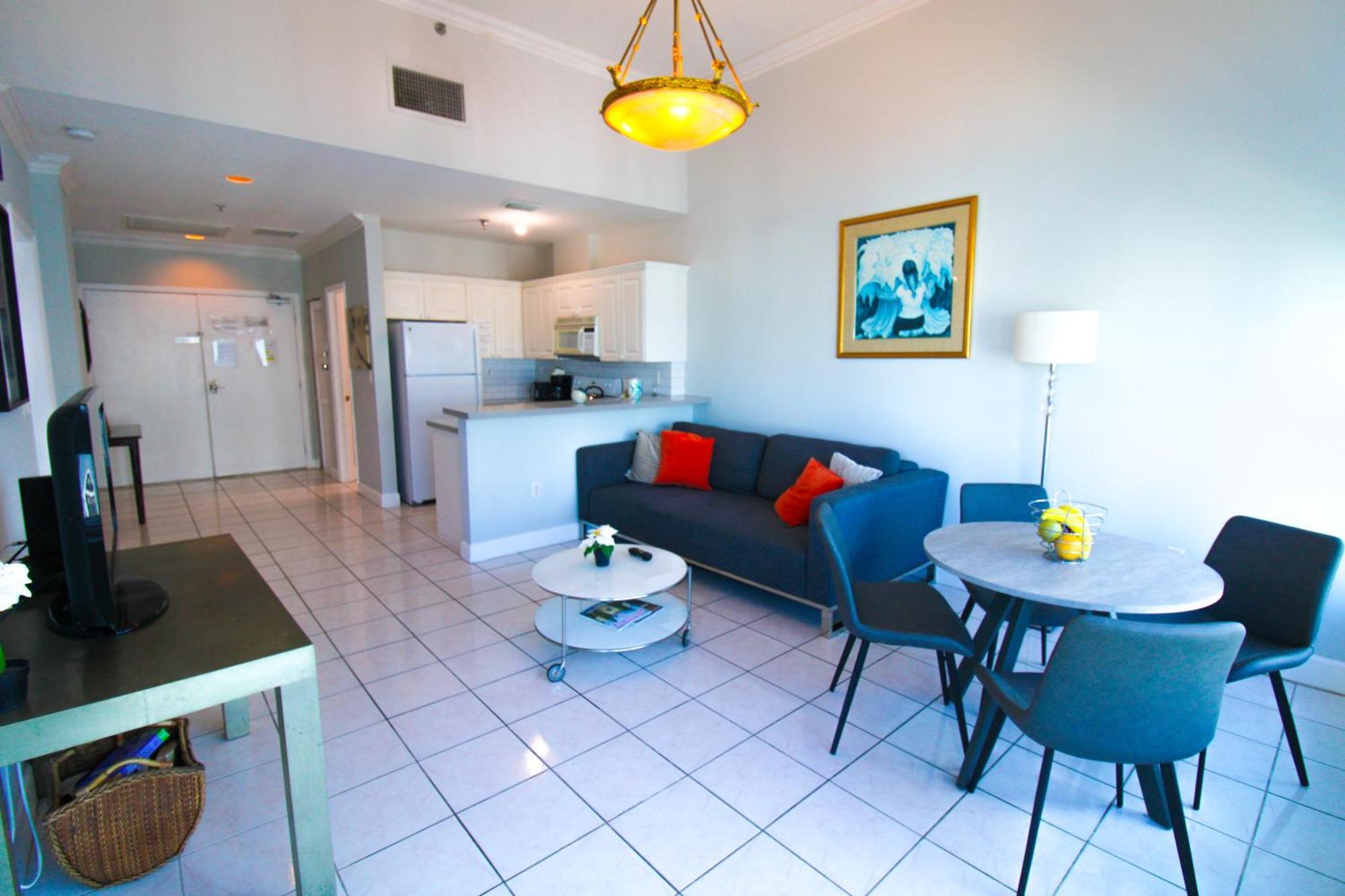 Castle Ph12 Spacious Bay View Penthouse, Pool, Tennis, Free Parking Miami Beach