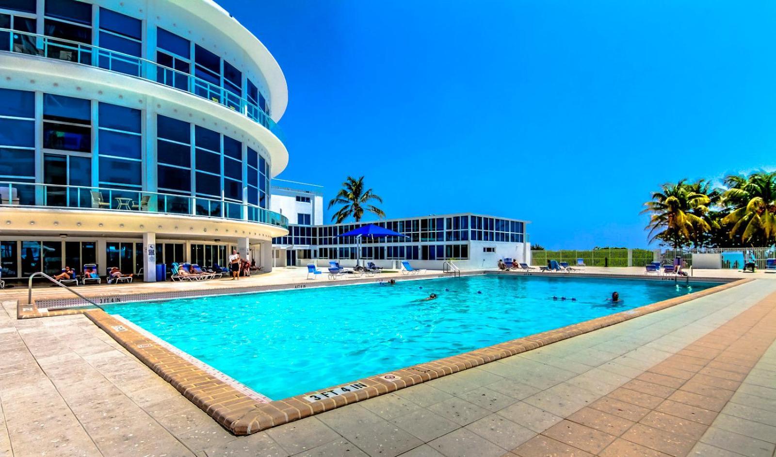 Castle 515 Bayview Direct Access, Pool, Tennis, Free Parking Holiday home