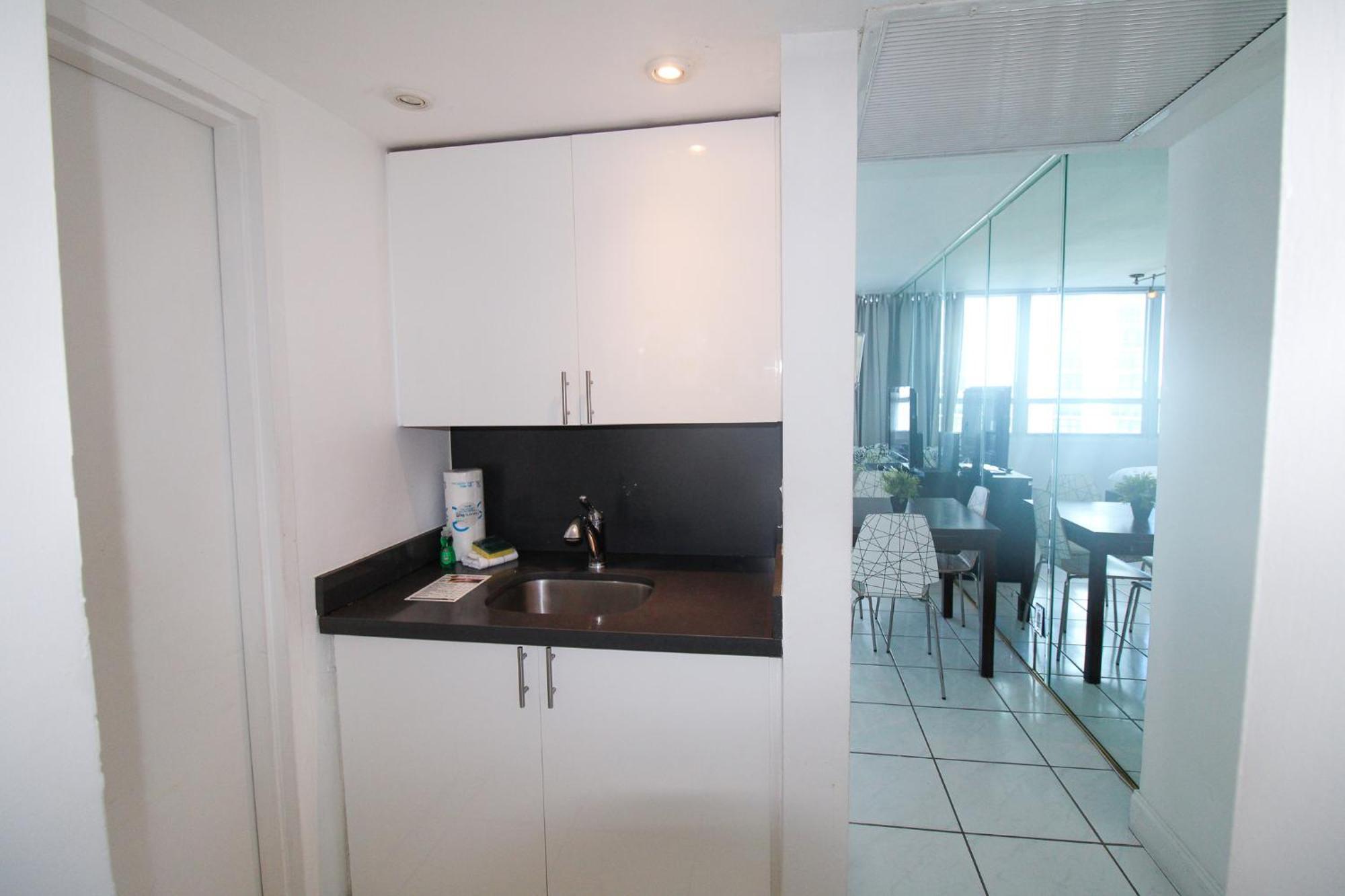 Castle 515 Bayview Direct Access, Pool, Tennis, Free Parking *