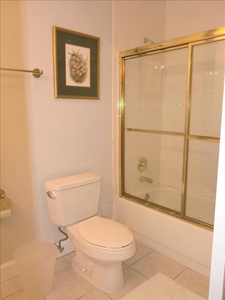Castle Ph12 Spacious Bay View Penthouse, Pool, Tennis, Free Parking *