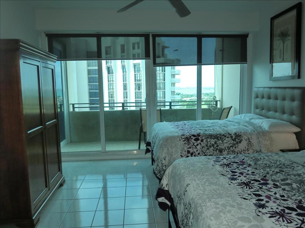 Holiday home Castle Ph12 Spacious Bay View Penthouse, Pool, Tennis, Free Parking *