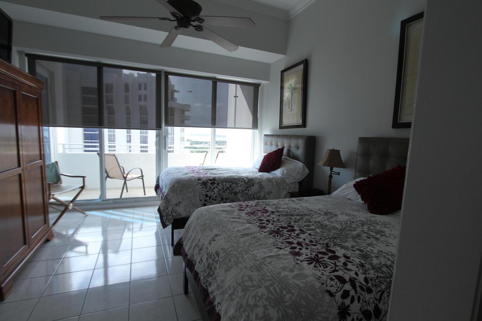 Castle Ph12 Spacious Bay View Penthouse, Pool, Tennis, Free Parking * Miami Beach