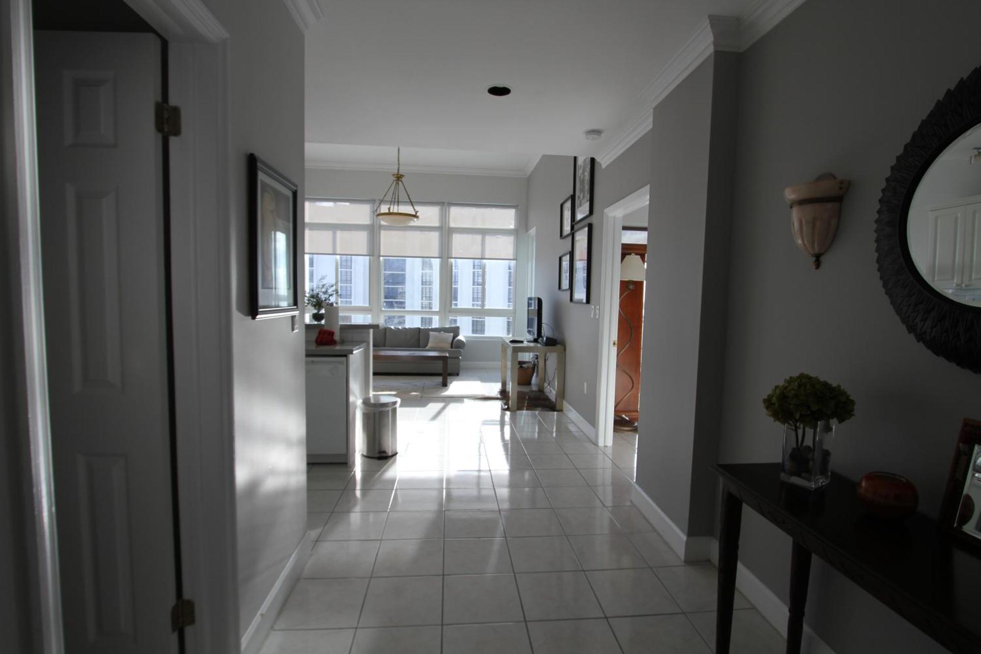 Castle Ph12 Spacious Bay View Penthouse, Pool, Tennis, Free Parking Holiday home