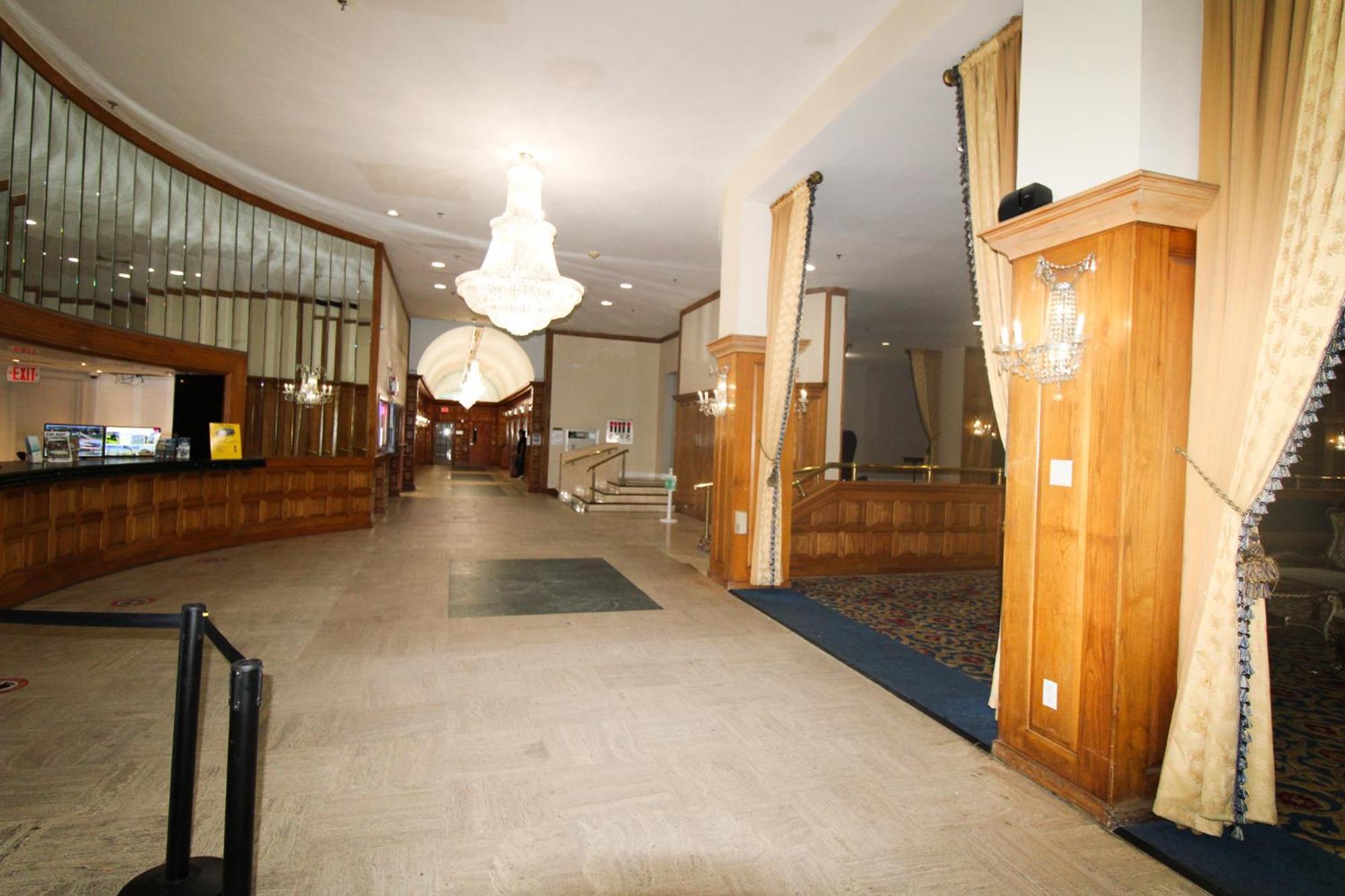 Castle Ph12 Spacious Bay View Penthouse, Pool, Tennis, Free Parking *