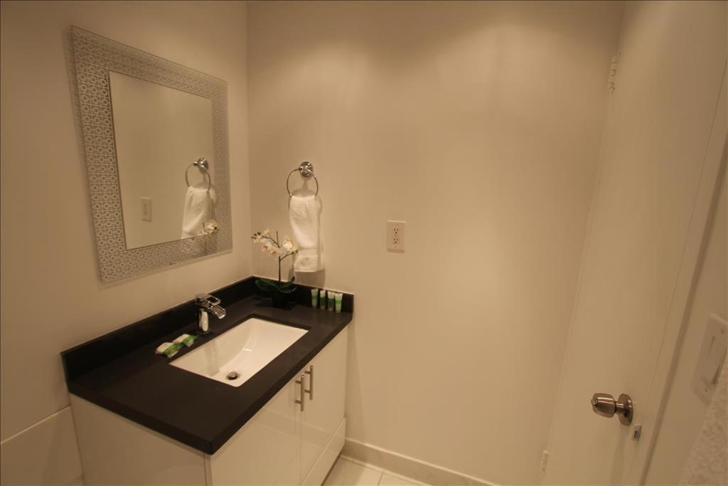 Castle 515 Bayview Direct Access, Pool, Tennis, Free Parking Holiday home Miami Beach