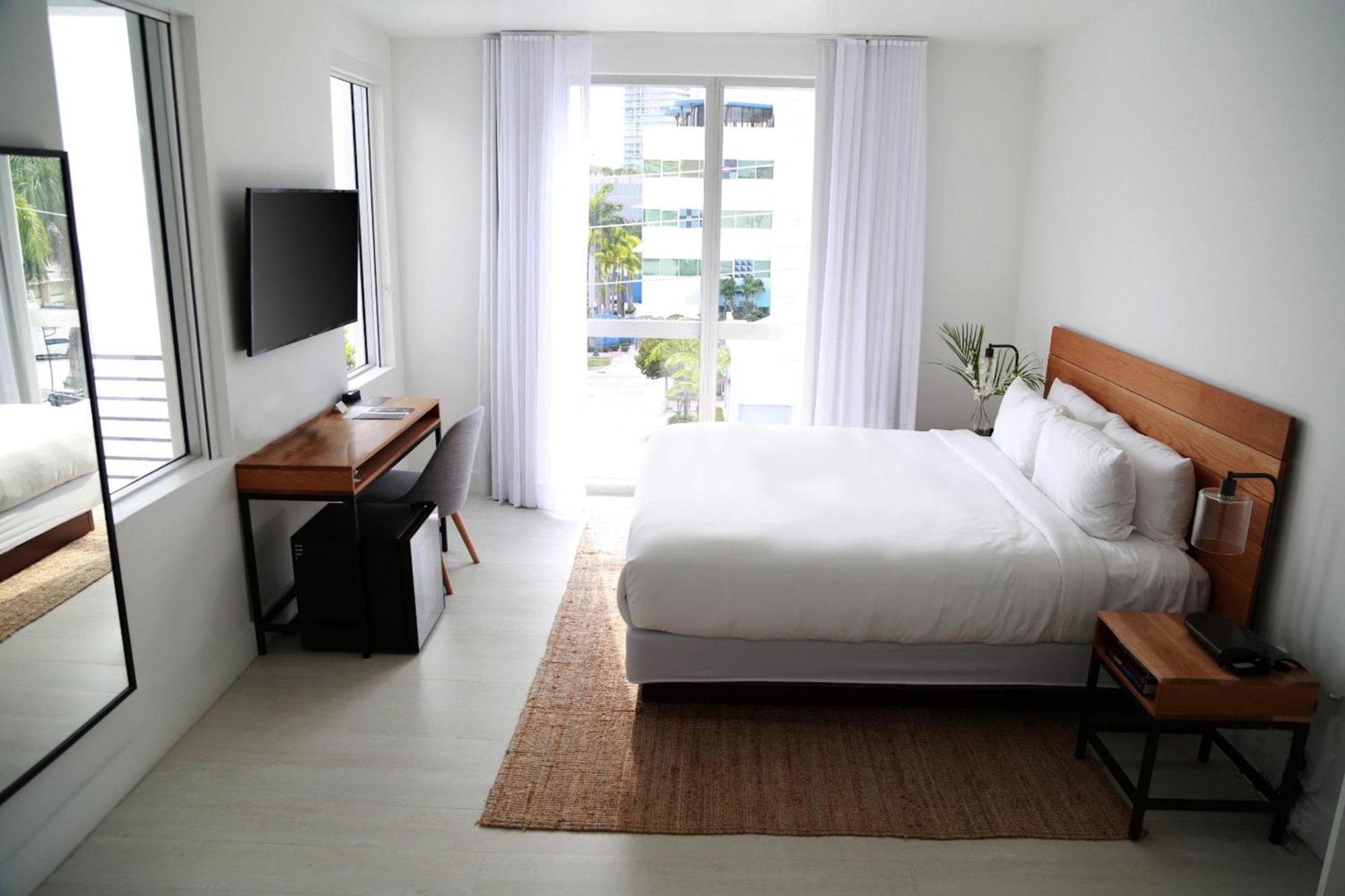 Hotel The Meridian Miami By Kasa Miami Beach