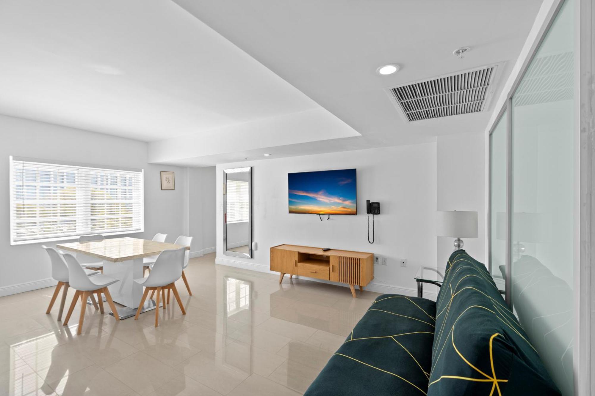 Hotel Belleza Miami Beach