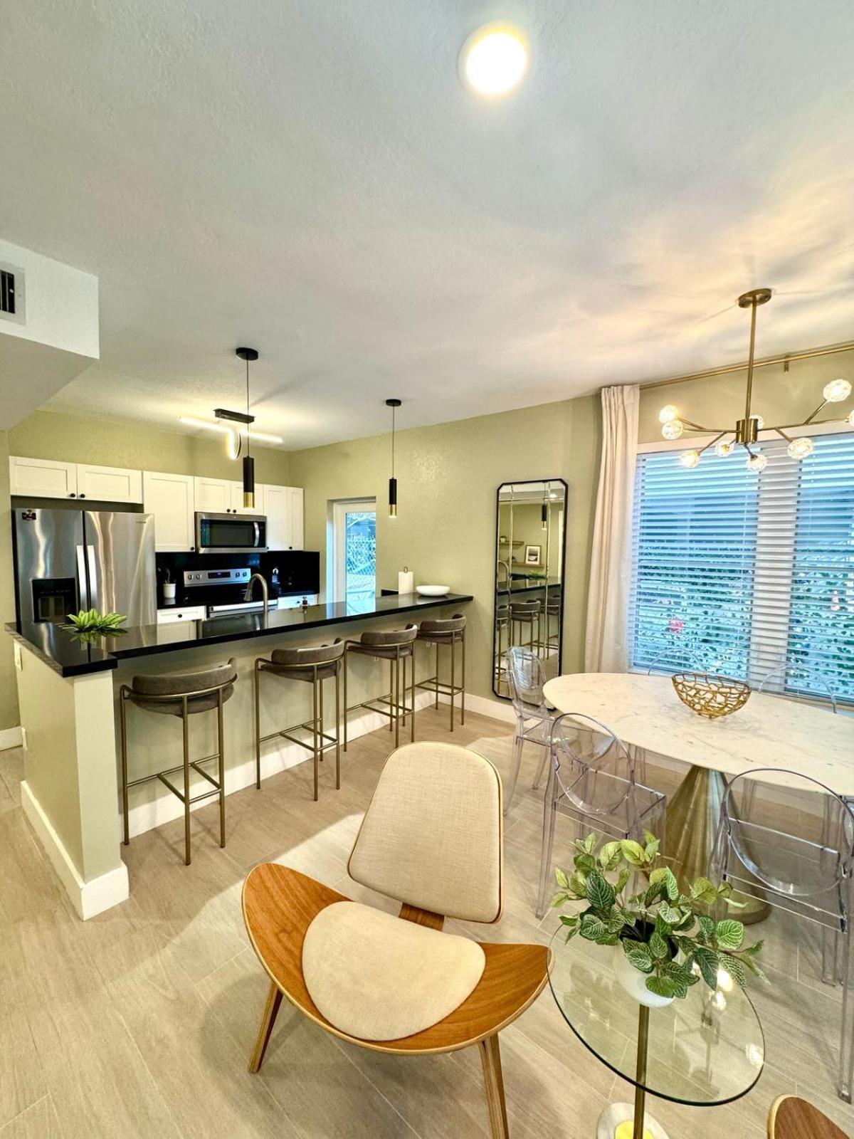 In Miamibeach Available For 1 To 6months Apartment *