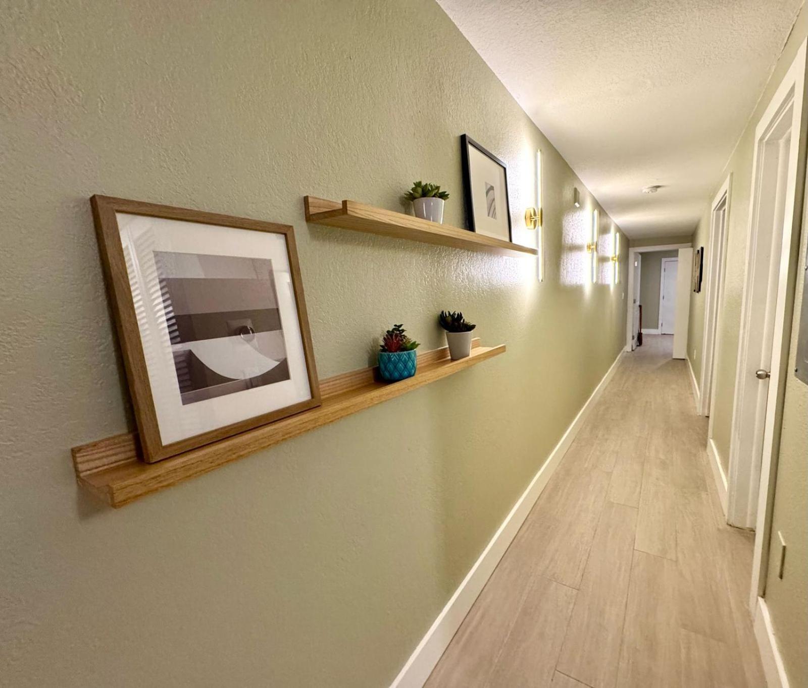 In Miamibeach Available For 1 To 6months *
