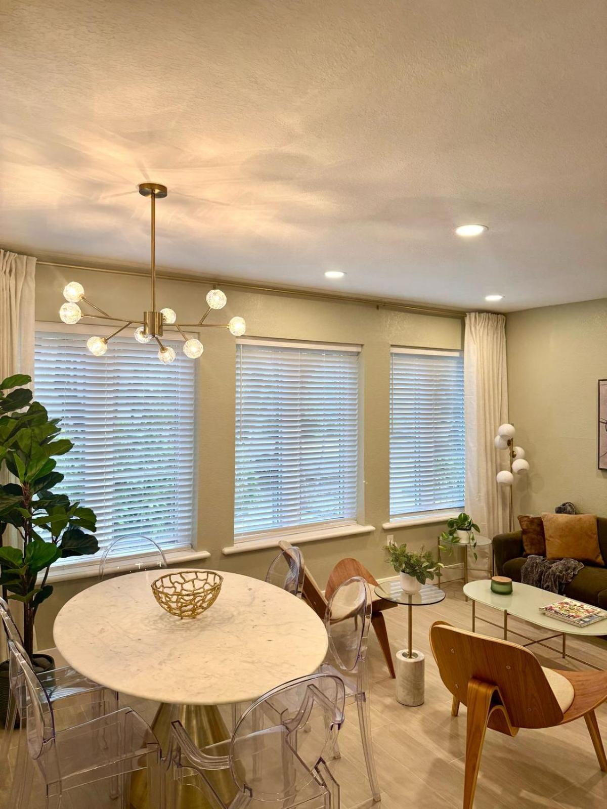 In Miamibeach Available For 1 To 6months *