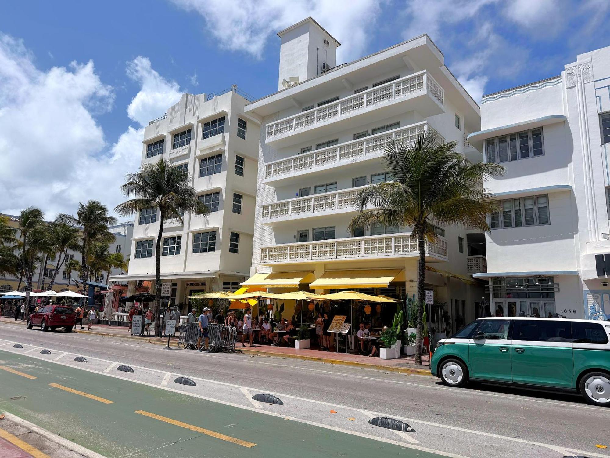 By Renzzi Aparthotel Miami Beach