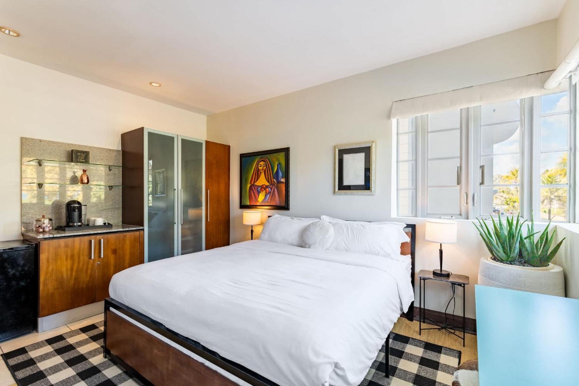 Oceanfront Oasis 2-br On Ocean Drive Apartment Miami Beach