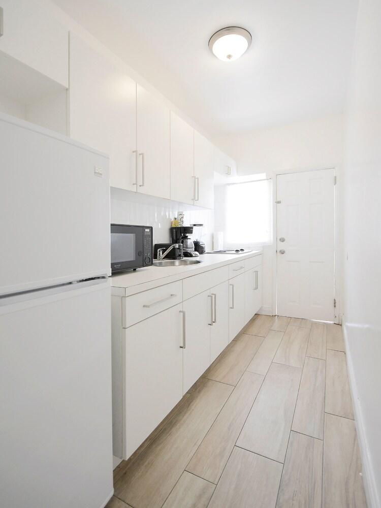 Sunrise Court Apartment Miami Beach