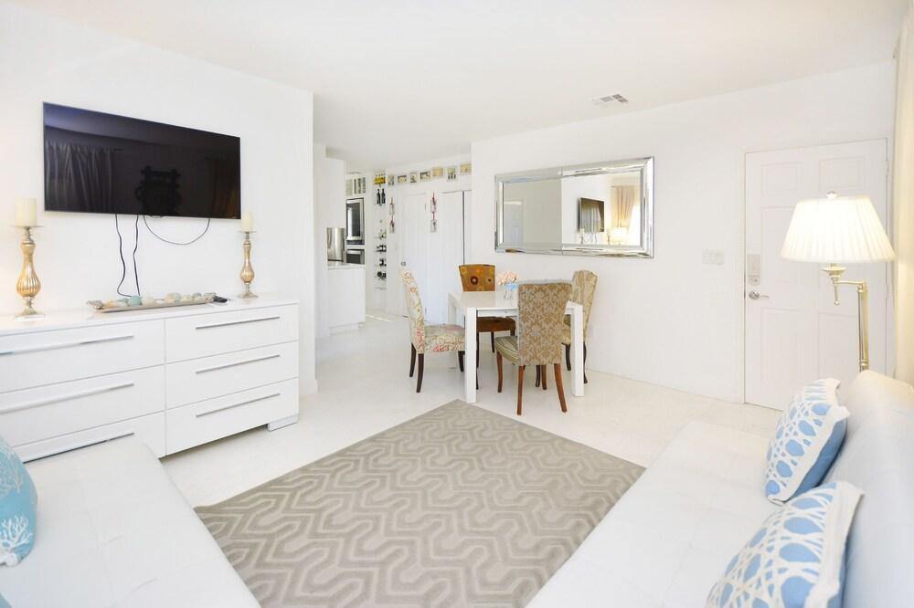 Sunrise Court Apartment