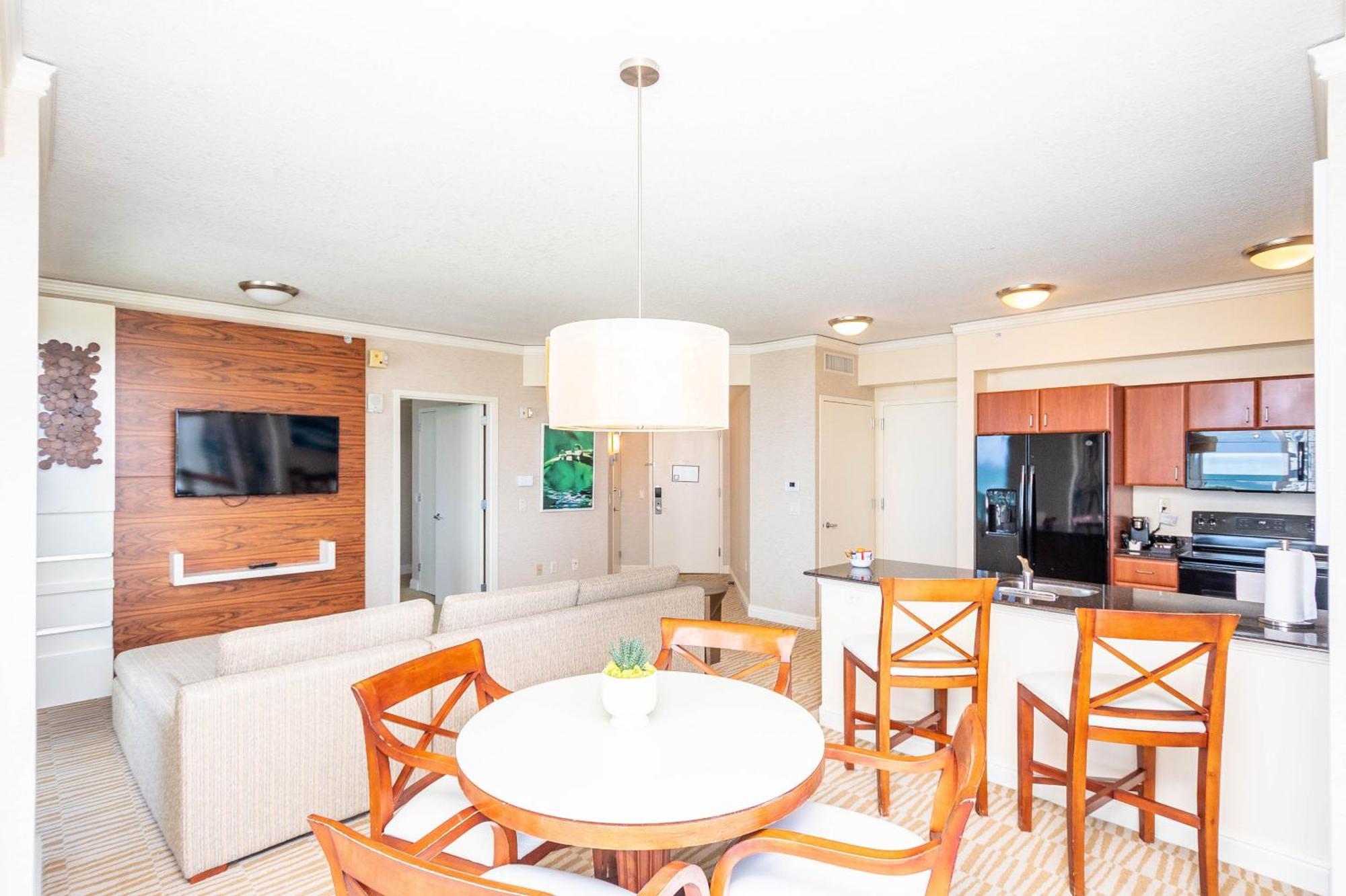 Luxury Trump International Ocean View 1100sf 1 Bd Apartment